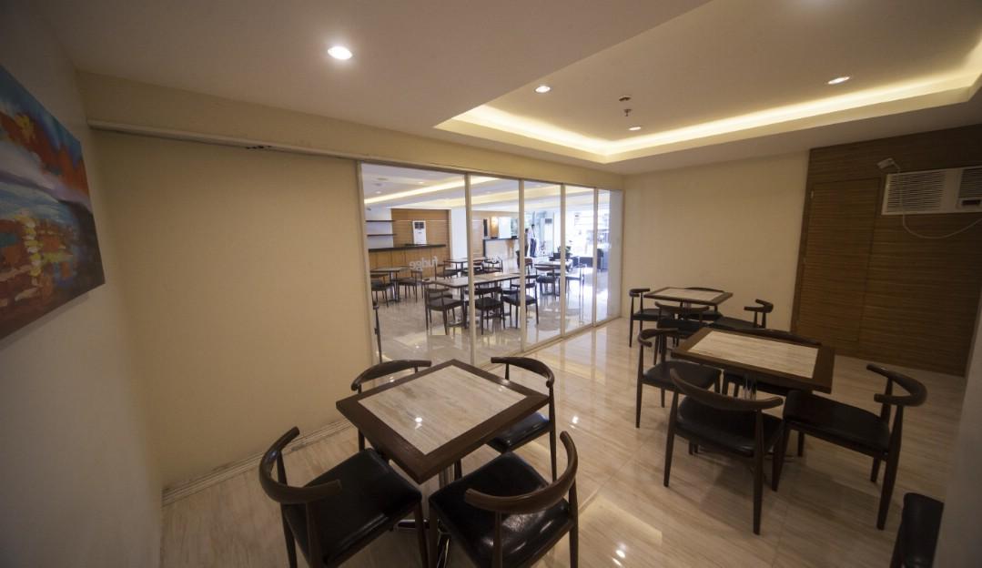 Ns Royal Hotel Cebu Екстериор снимка