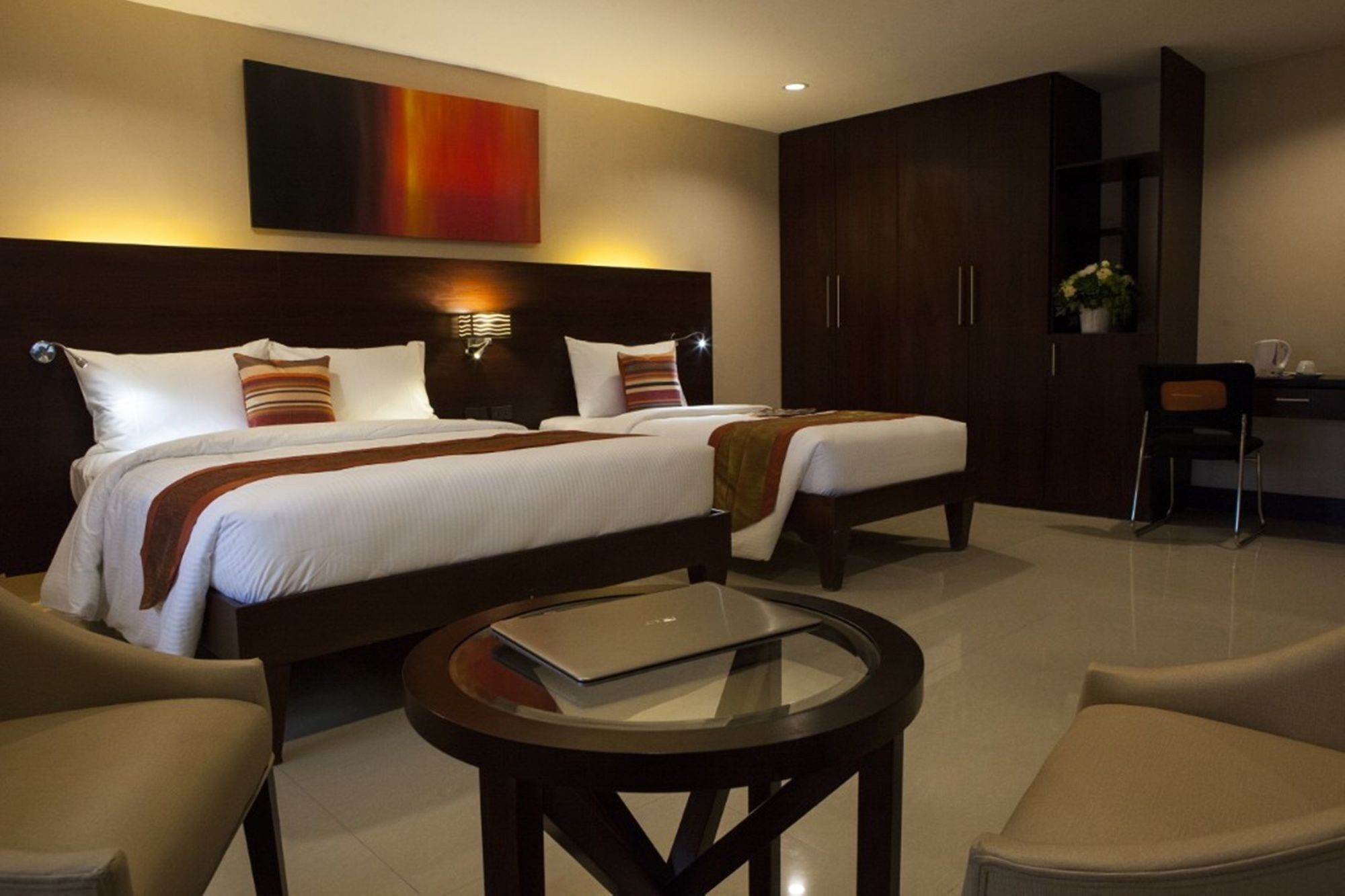 Ns Royal Hotel Cebu Екстериор снимка